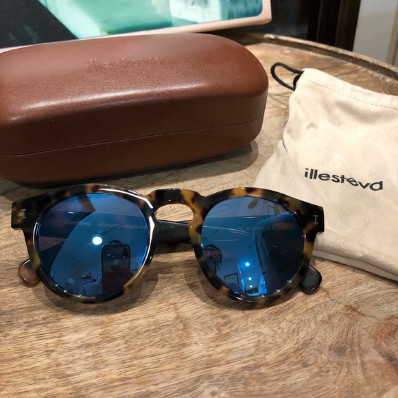 Illesteva Accessories - Illesteva Leonard Mirrored Sunglasses